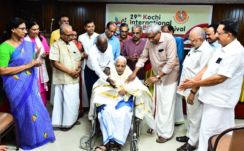 വായന ലഹരിയാക്കാൻ യുവാക്കൾക്ക് കഴിയണം.മധു. എസ്. നായർ 