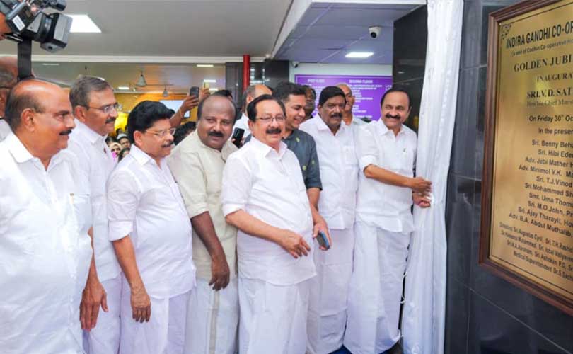 ആരോഗ്യ മേഖലയെ കൈപ്പിടിയില്‍ ഒതുക്കാനുള്ള വിദേശ കുത്തകകളുടെ നീക്കത്തെ എന്ത് വിലകൊടുത്തും സര്‍ക്കാര്‍ നേരിടും മുഖ്യമന്ത്രി വി.ഡി.സതീശന്‍