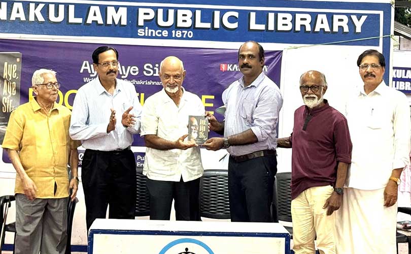പുസ്തക പ്രകാശനം  ആയേ..... ആയേ  സർ  ഇന്ത്യൻ നാവികസേനാ വെറ്ററന്റെ ഒരു ഓർമ്മക്കുറിപ്പ് 