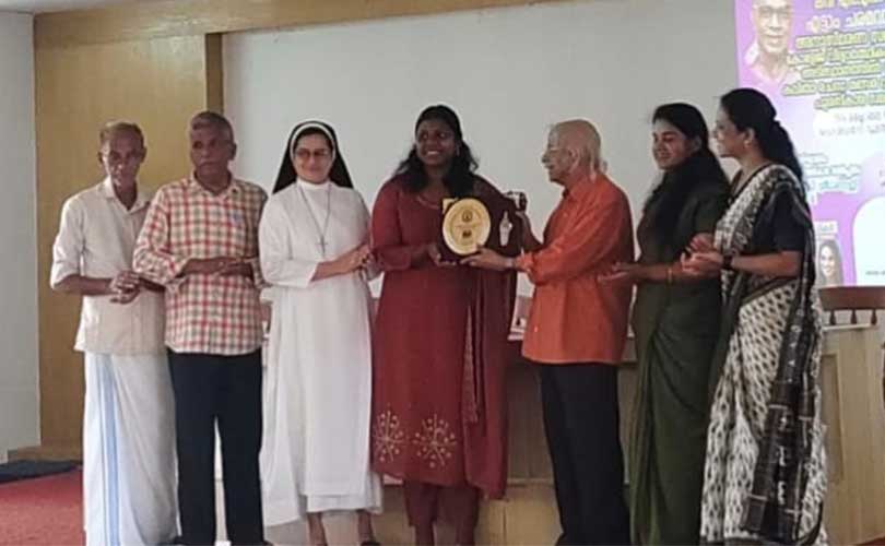 പ്രശസ്‌ത കവി എം.എൻ. പാലൂരിനെ അനുസ്‌മരിച്ചു. 