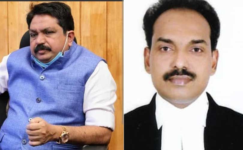 ഡിജിപി റാങ്കിലുള്ളവരുടെ നക്ഷത്ര ചിഹ്നങ്ങൾ സ്വകാര്യ വാഹനത്തിൽ  പിഴ ഈടാക്കൽ വിചാരണ ഒഴിവാക്കാനുള്ള ഗൂഡാലോചനയെന്നും കേസ് എടുക്കണമെന്നും ആഭ്യന്തര വകുപ്പിന് പരാതി.