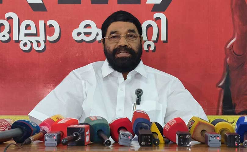 വിഴിഞ്ഞം  സ്വകാര്യമേഖലയ്ക്ക് പൂർണമായും കൈമാറാനുള്ള നീക്കമാണ് മാരി ടൈം  ബോർഡിനെ പിരിച്ചുവിട്ട നടപടിയെന്ന് മുൻമന്ത്രി വി എൻ വാസവൻ. 