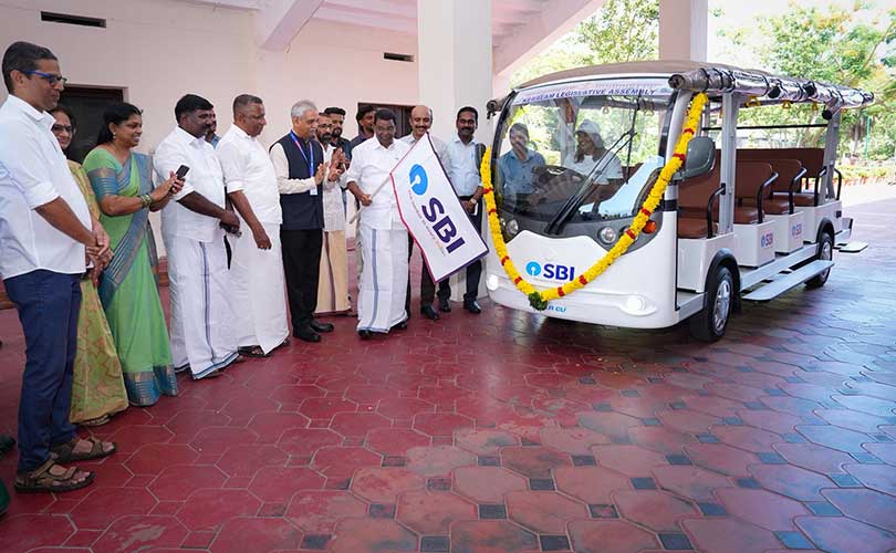 നിയമസഭാ മ്യൂസിയവും പരിസരവും കാണാനെത്തുന്നവർക്ക് സുഗമമായ യാത്രയൊരുക്കാൻ ഇലക്ട്രിക് ബഗ്ഗി സജ്ജമായി.