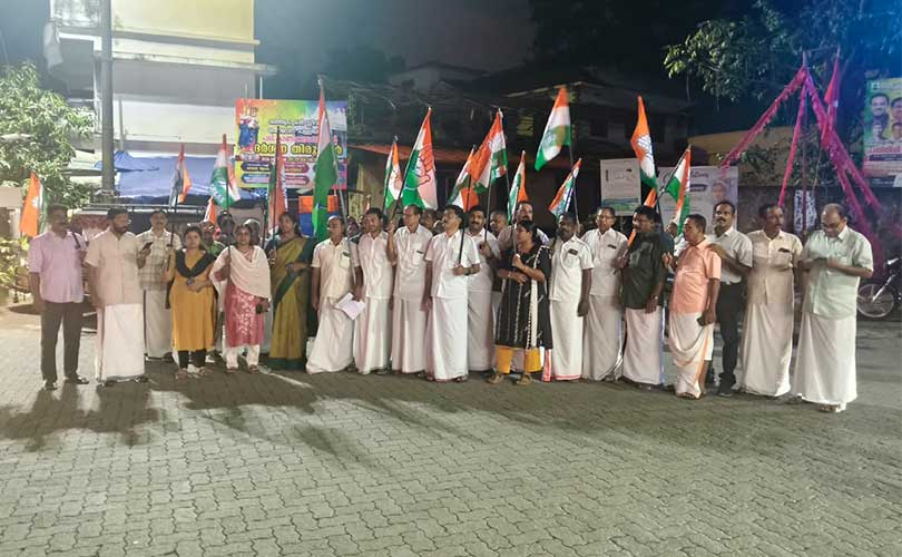 വോട്ട് കൊള്ള മഞ്ഞപ്രയിൽ കോൺഗ്രസ് നൈറ്റ് മാർച്ച് നടത്തി