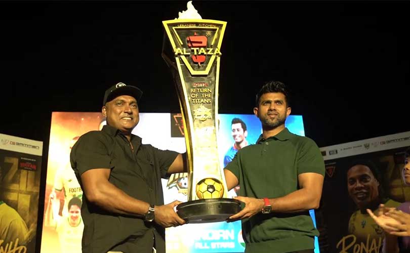 കാനറിപ്പട വരുന്നു റിട്ടേൺ ഓഫ് ദി ടൈറ്റൻസ് ദീപശിഖ പ്രയാണത്തിന് കോഴിക്കോട് ആവേശത്തുടക്കം  