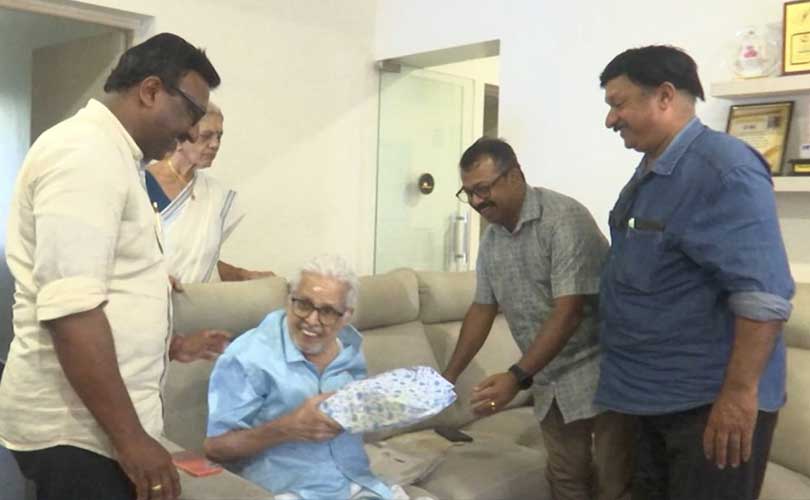 നവതിയുടെ നിറവിൽ പി. രാജൻ ആദരവുമായി എറണാകുളം പ്രസ് 