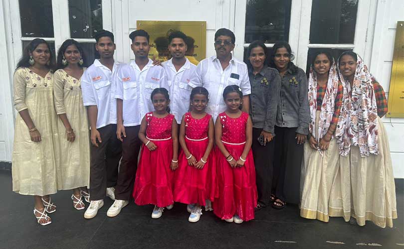 1800-ഓളം രൂപസാദൃശ്യമുള്ള ഇരട്ടകളുടെയും മൂവർ സഹോദരങ്ങളുടെയും കൂട്ടായ്മ 110-ലധികം ഇരട്ടകളും 3 മൂവർ സഹോദരങ്ങളും ഒന്നിച്ചു എറണാകുളത്ത് വിസ്മയം 2026 ട്വിൻസ് മീറ്റ് അപ്പ് ശ്രദ്ധേയമായി