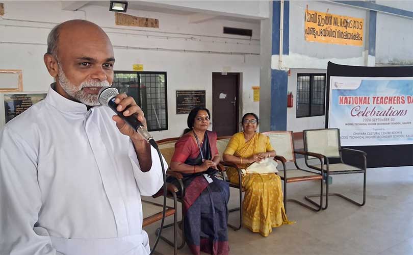 അധ്യാപകരാണ് നമ്മുടെ ജീവിതത്തെ രൂപപ്പെടുത്തുന്നതിൽ നിർണായക പങ്കുവഹിക്കുന്നവർ  ഫാ. അനിൽ ഫിലിപ്പ്