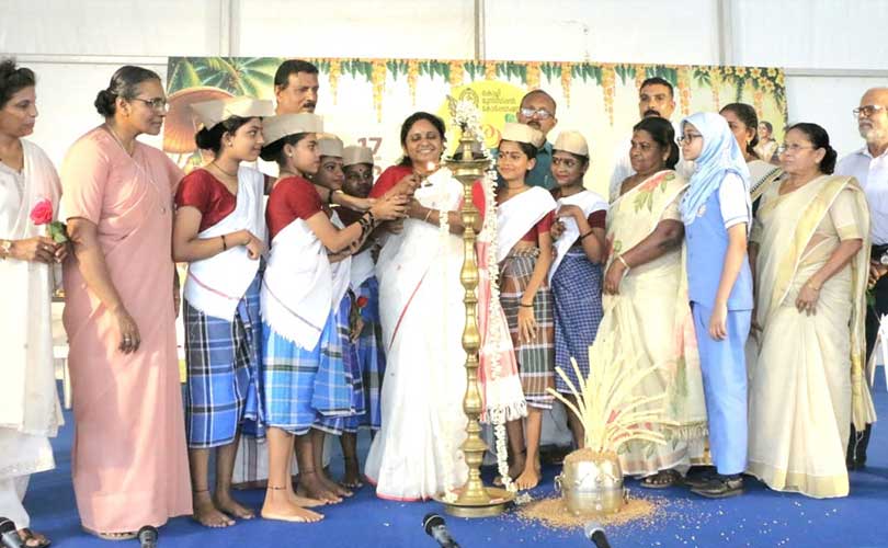 കർഷക ദിനാചരണത്തിൽ പച്ചക്കറി  തൈകൾ  വിതരണം ചെയ്തു.