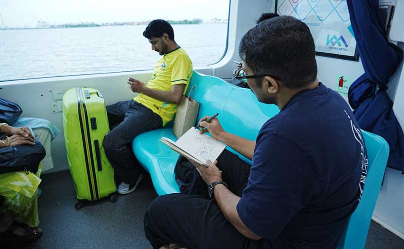കാർട്ടൂണിസ്റ്റുകളുടെ വരയും വർത്തമാനങ്ങളുമായി കൊച്ചി മെട്രോ യാത്രക്കാർക്ക് വ്യത്യസ്ത അനുഭവമായി വരവേൽപ്പ്