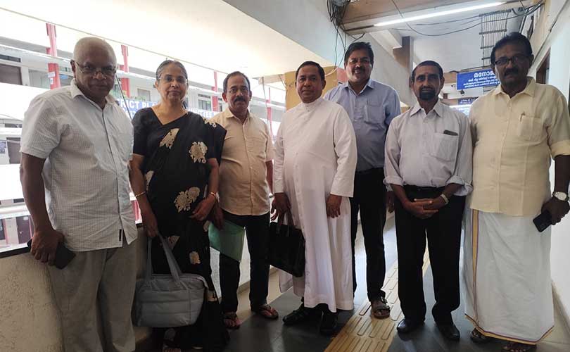മൂലംമ്പിള്ളി  പാക്കേജ്  തൊഴിൽ വിഷയത്തിൽ ഉന്നതതല യോഗം . എർത്ത് ഫില്ലിംഗ് ഉപസമിതിയെ നിയോഗിച്ചു 