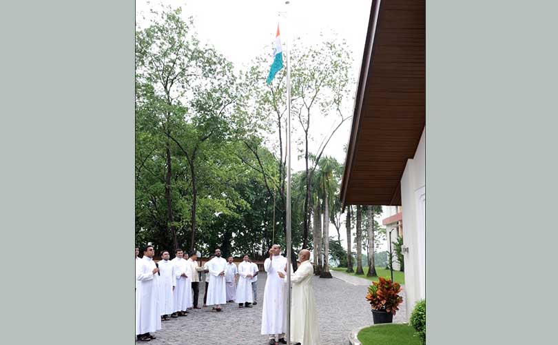 സീറോമലബാർ സഭാ ആസ്ഥാനത്ത് സ്വാതന്ത്ര്യ ദിനാഘോഷം മേജർ ആർച്ചുബിഷപ്പ് മാർ റാഫേൽ തട്ടിൽ പതാകയുയർത്തി
