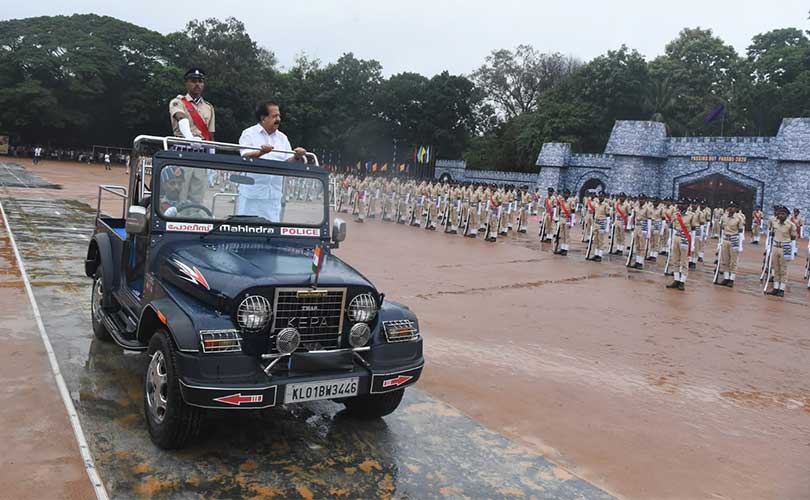 സ്വൈര്യ ജീവിതം ഉറപ്പാക്കുന്നതില്‍ കേരള പോലീസിന്‍റെ പങ്ക് നിസ്തുലം മന്ത്രി രമേശ് ചെന്നിത്തല