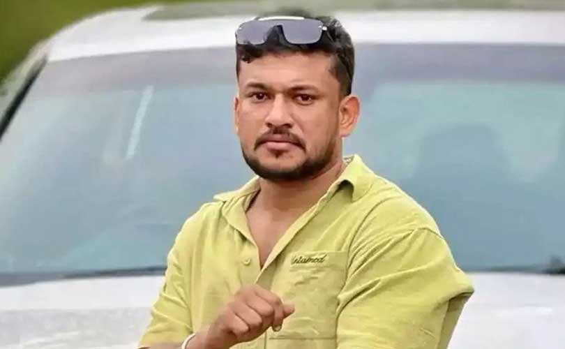 ആഭ്യന്തര മന്ത്രിയെ വെല്ലുവിളിച്ച്‌ ഒളിവില്‍ കഴിയുന്ന ക്രിമിനല്‍ കേസുകളിലെ പ്രതി അര്‍ജുന്‍ ആയങ്കിയെ കണ്ടെത്താന്‍ വ്യാപക തിരച്ചിലുമായി പൊലീസ്.