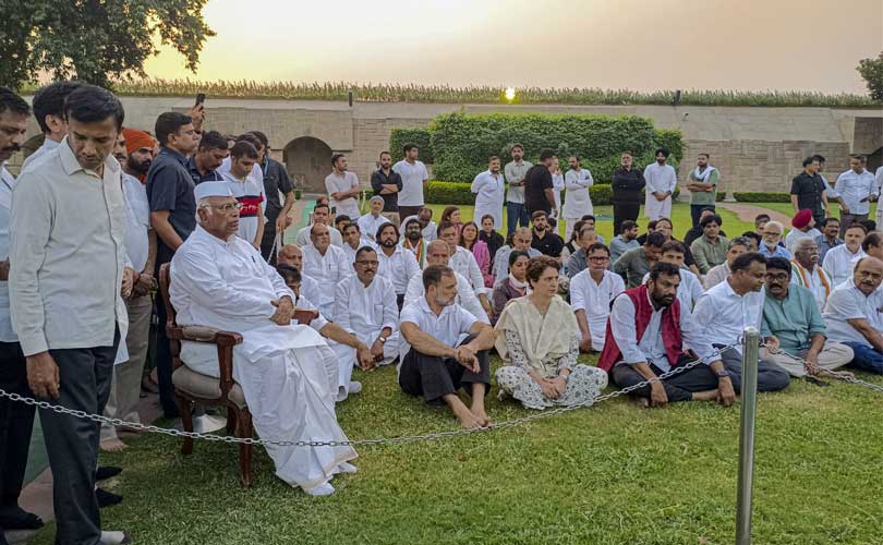 മുഖ്യ തിരഞ്ഞെടുപ്പ് കമ്മീഷണർ ഗ്യാനേഷ് കുമാറിന്റെ രാജി ആവശ്യപ്പെട്ട് സമരം ചെയ്യുന്ന ഇന്ത്യ സഖ്യ എം.പിമാർക്ക് രാഷ്ട്രപതി ദ്രൗപദി മുർമു കൂടിക്കാഴ്ചയ്ക്ക് അനുമതി നല്‍കി.