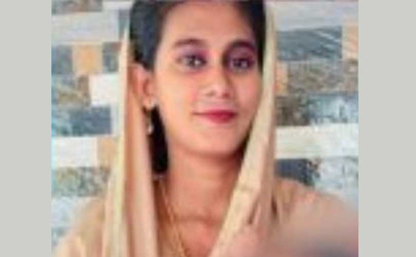 പൊന്നാനി ബീച്ചിൽ യുവതിയെ മരിച്ച നിലയിൽ കണ്ടെത്തിയ സംഭവത്തിൽ ഭർത്താവ് പോലീസ് കസ്റ്റഡിയിൽ .