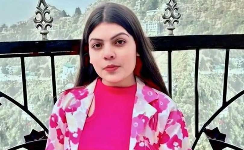 കോടതി ഇടപെടൽ മൂലം വിവാഹം കഴിഞ്ഞ് മൂന്നു മാസം തികയും മുമ്പ് യുവതിയുടെ മരണം ദുരുഹമെന്ന് ബന്ധുക്കൾ 
