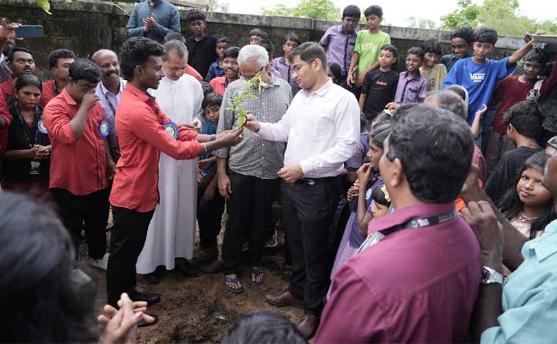 മായാജാലത്തില്‍ മരമുണര്‍ന്നു ഭിന്നശേഷിക്കാരന്റെ ഇന്ദ്രജാലം പരിസ്ഥിതി ദിനാഘോഷത്തിന് മിഴിവേകി