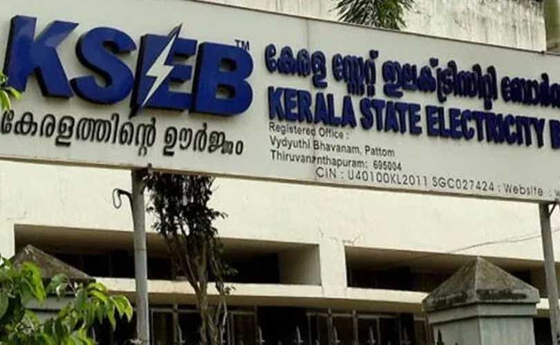 സംസ്ഥാനത്ത് വീണ്ടും വൈദ്യുതി നിയന്ത്രണം പ്രഖ്യാപിച്ചു.  ജൂൺ 30 വരെയാണ് നിയന്ത്രണം ഏർപ്പെടുത്തിയിരിക്കുന്നത്. 