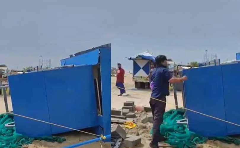 ആലപ്പഴ ബീച്ചിൽ ശക്തമായ കാറ്റിൽ താൽകാലിക കട തകർന്ന് വീണ് പരുക്കേറ്റ യുവതി മരിച്ചു.