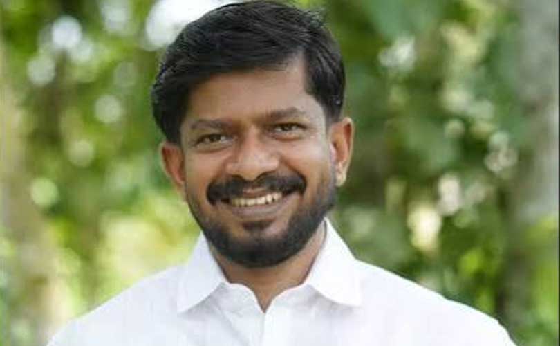കേരളത്തെ മദ്യത്തിൽ മുക്കിക്കൊന്ന നയം നടപ്പിലാക്കിയത് എൽ ഡി എഫ് സർക്കാർ മന്ത്രി ഒ ജെ 