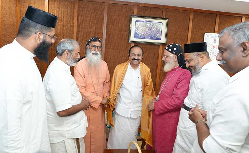 മുഖ്യമന്ത്രിയെ സന്ദര്‍ശിച്ച് മലങ്കരസഭാ നേതൃത്വം