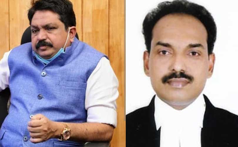 തച്ചങ്കരിയുടെ കാറിൽ നക്ഷത്ര ചിഹ്നങ്ങൾ പതിച്ചത് കേസ് എടുത്ത് അന്വേഷിക്കണമെന്ന് പോലീസിൽ പരാതി നൽകി ഹൈക്കോടതി 