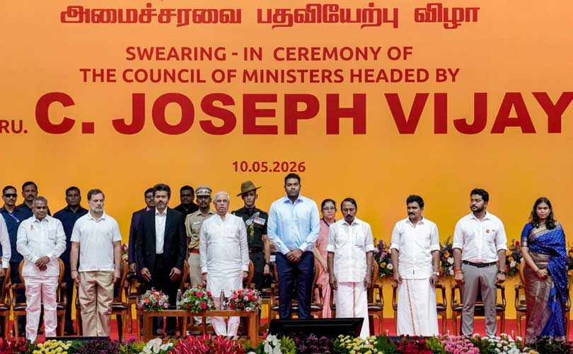 തമിഴ്‌നാട്ടിൽ മന്ത്രിമാരായി ചുമതല ഏറ്റത്  ഒമ്പത് ടിവികെ നേതാക്കൾ 