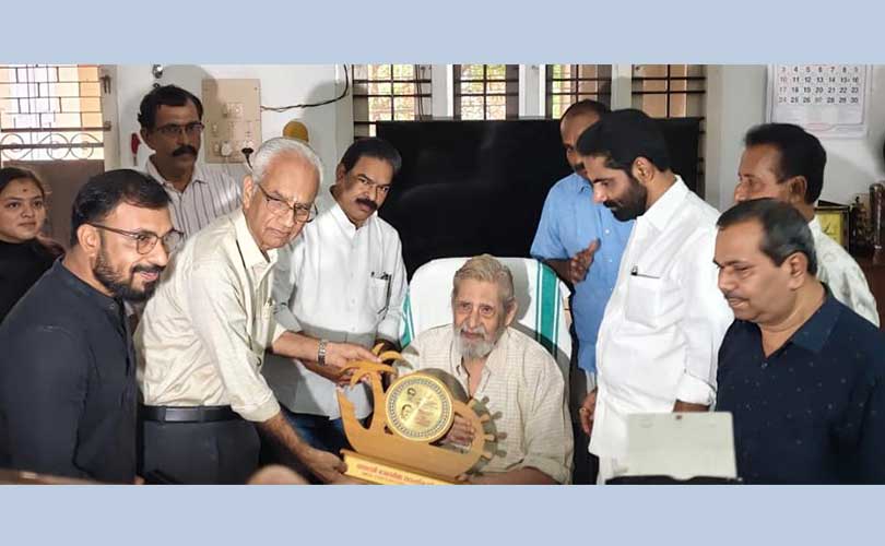 കൃഷ്ണാഞ്ജലി പുരസ്കാരം സമ്മാനിച്ചു