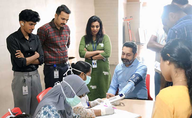 ഗവ. സൈബര്‍പാര്‍ക്കില്‍ സൗജന്യ ആരോഗ്യപരിശോധനാ ക്യാമ്പ് നടത്തി