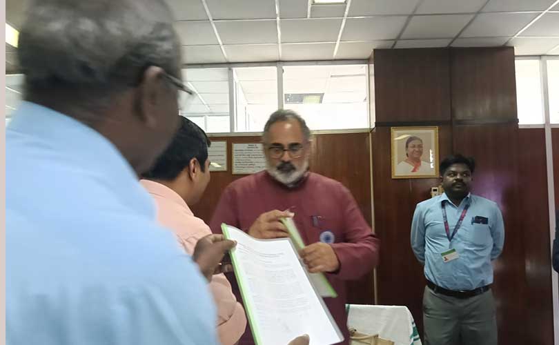 കഴിഞ്ഞ 10 വര്‍ഷമായി എച്ച്എംടിയുടെ പുനരുജ്ജീവനത്തിനായി സംസ്ഥാന സര്‍ക്കാര്‍ ഒന്നും ചെയ്തില്ലെന്ന് ബിജെപി സംസ്ഥാന അധ്യക്ഷന്‍ രാജീവ് ചന്ദ്രശേഖര്‍. 