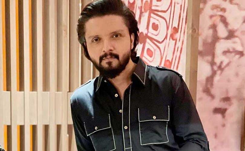 നടനും അവതാരകനുമായ രാജേഷ് കേശവിനെ കൊച്ചിയിലെ ലേക് ഷോർ ആശുപത്രിയിൽ നിന്ന് വെല്ലൂർ മെഡിക്കൽ കോളേജിലേക്ക് മാറ്റി.