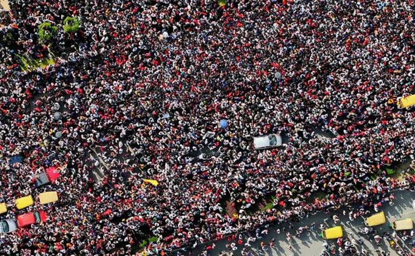 ബെംഗളൂരുവിൽ ദുരന്തമായി റോയൽ ചലഞ്ചേഴ്സിൻ്റെ വിജയാഘോഷം ചിന്നസ്വാമി സ്റ്റേഡിയത്തിലെ വിക്ടറി പരേഡിലെ തിക്കിലും തിരക്കിലും 10 മരണം 