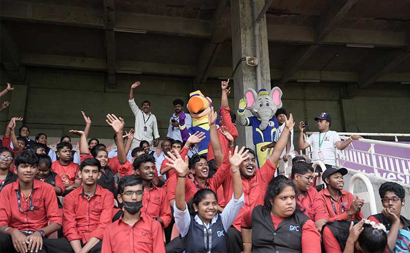 ക്രിക്കറ്റ് ആവേശത്തില്‍ മതിമറന്ന് ഡിഫറന്റ് ആര്‍ട് സെന്ററിലെ കുട്ടികള്‍