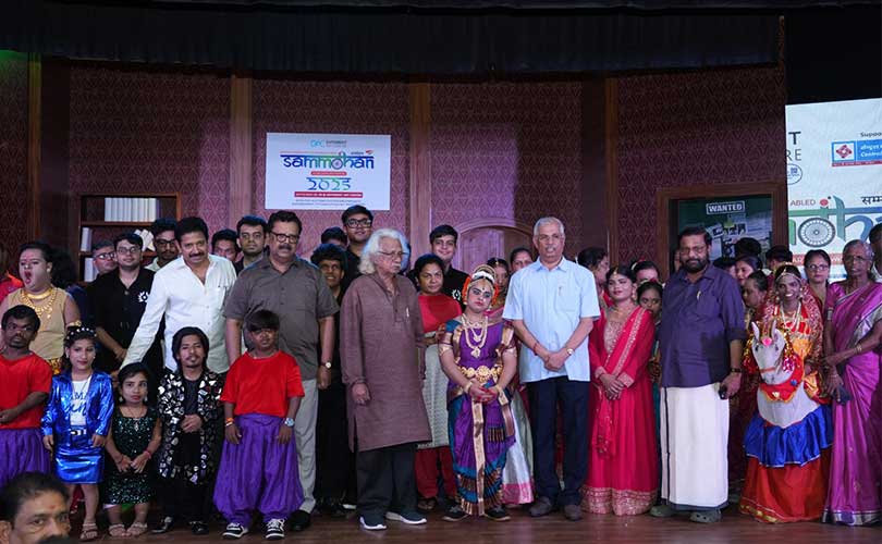 ഡിഫറന്റ് ആർട്ട് സെന്റർ രാജ്യത്തിന് മാതൃക ഗവർണർ