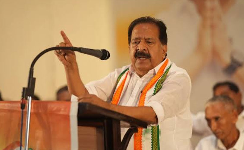 പൊലീസിനായി വാടകയ്‌ക്കെടുത്ത ഹെലികോപ്റ്റര്‍ വേണ്ടെന്നാണ് തന്റെ വ്യക്തിപരമായ അഭിപ്രായമെന്ന് ആഭ്യന്തര മന്ത്രി രമേശ് ചെന്നിത്തല.