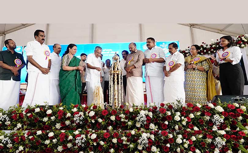 അർബുദത്തെ പ്രതിരോധിക്കാൻ പൊതുജനങ്ങളുടെ പൂർണ്ണ പിന്തുണ  ആവശ്യം  മുഖ്യമന്ത്രി പിണറായി വിജയൻ 