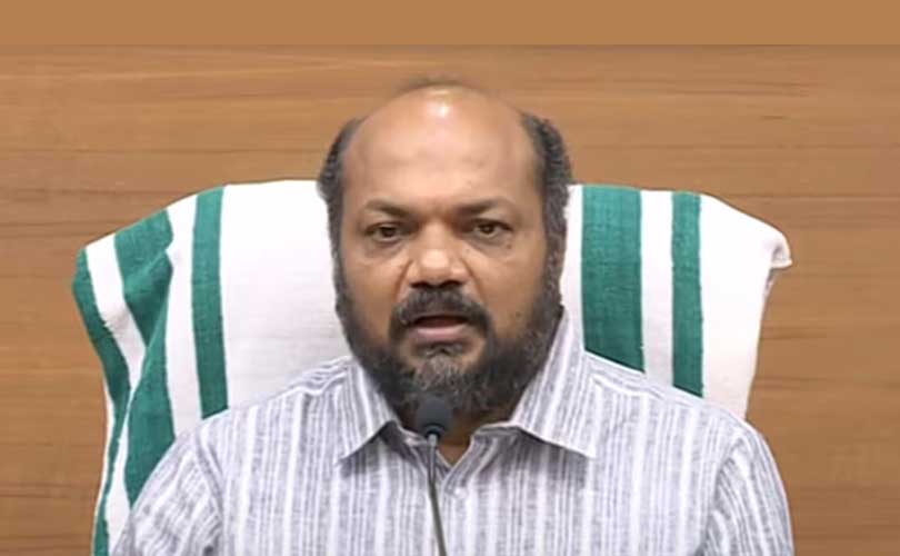 സീപോർട്ട്  എയർപോർട്ട് റോഡ് എച്ച്. എം.ടി യുടേയും എൻ.എ. ഡിയുടേയും ഭൂമി കൈമാറി 