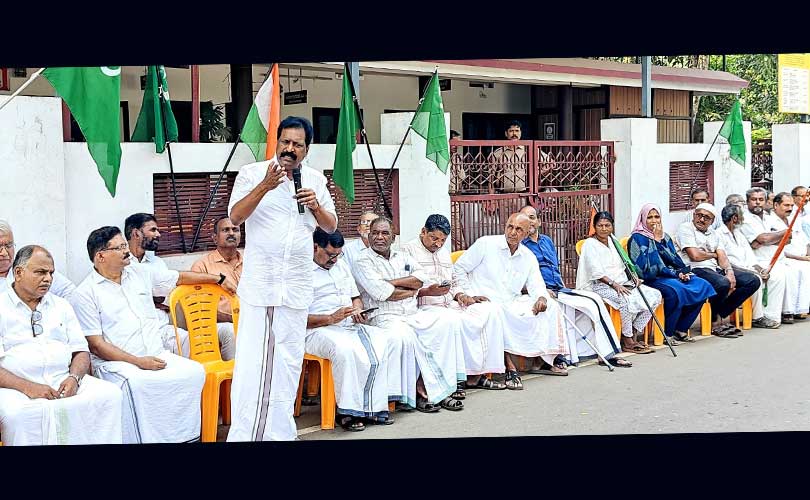 കടലുണ്ടി പഞ്ചായത്ത് ഓഫീസിലേക്ക് യു ഡി എഫ് മാർച്ച് നടത്തി