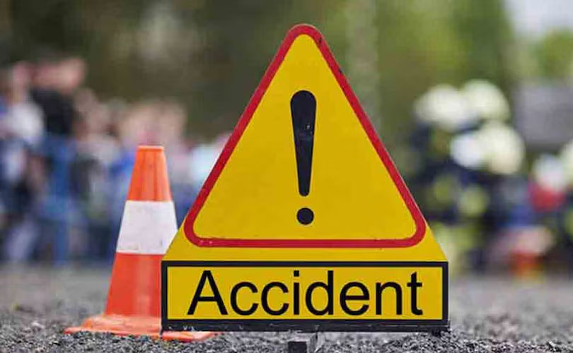 അടൂർ ബൈപ്പാസിൽ കാറും ലോറിയും കൂട്ടിയിടിച്ച് അപകടം 