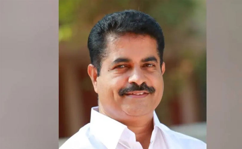  ഹൈക്കോടതിയിൽ നിരപരാധിത്വം തെളിയിക്കാനുള്ള സുവർണാവസരമല്ലേ ലഭിച്ചിരിക്കുന്നതെന്ന് അടൂർ പ്രകശിനോട് സുപ്രീംകോടതി 