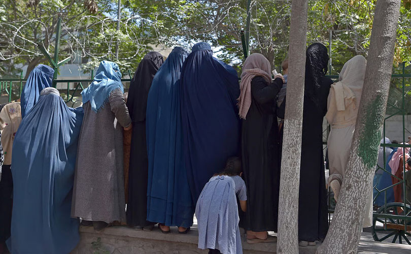 അഫ്​ഗാനിൽ അടിമത്തം തിരികെ വന്നു; സ്ത്രീകൾക്ക് നൃത്തം ചെയ്താൽ പോലും ശിക്ഷ; താലിബാൻ നടപ്പാക്കുന്നത് പ്രാചീന ​ഗോത്രനിയമങ്ങൾ 