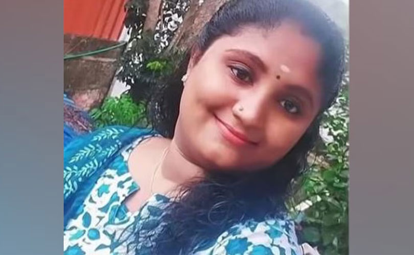 സ്വർണപ്പണയ സ്ഥാപനത്തിലെ രണ്ട് ജീവനക്കാരികൾ ആത്മഹത്യക്ക് ശ്രമിച്ചു; ഒരാൾ മരിച്ചു 