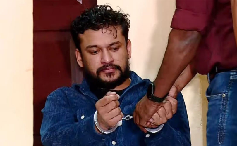 പാർട്ടിത്തണലിൽ വളരുന്ന അർജുൻ ആയങ്കിമാർ...