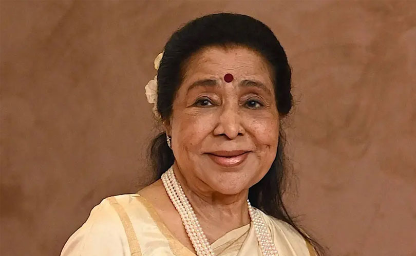 പിന്നണി ഗായിക ആശാ ഭോസ്‌ലേയെ ആശുപത്രിയിൽ പ്രവേശിപ്പിച്ചു 