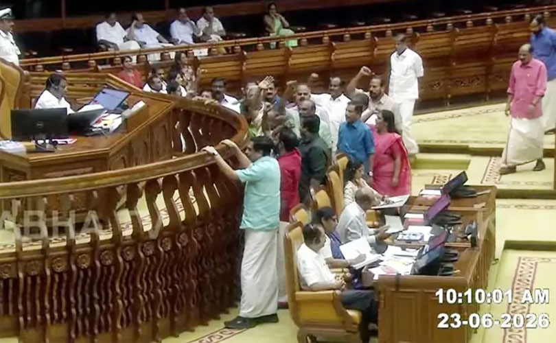 വീര്യം കുറഞ്ഞ മദ്യത്തിന് നികുതിയിളവ്: നിയമസഭയിൽ പ്രതിപക്ഷ പ്രതിഷേധം; ബെക്കാർഡിക്കായി തീരുമാനം എടുത്തെന്ന ആരോപണം