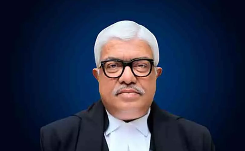 ​ഭരണം പഠിപ്പിക്കുന്ന ജഡ്ജി