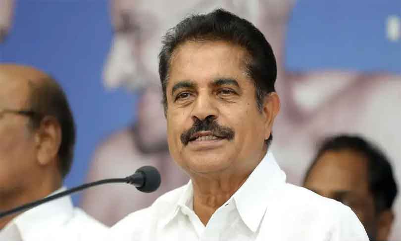 അടൂർ പ്രകാശിനെതിരെ യു.ഡി.എഫിൽ ഉപജാപക സംഘം? കാഴ്ചക്കാരനായി നോക്കിനിൽക്കില്ല എന്ന് മുന്നറിയിപ്പ്