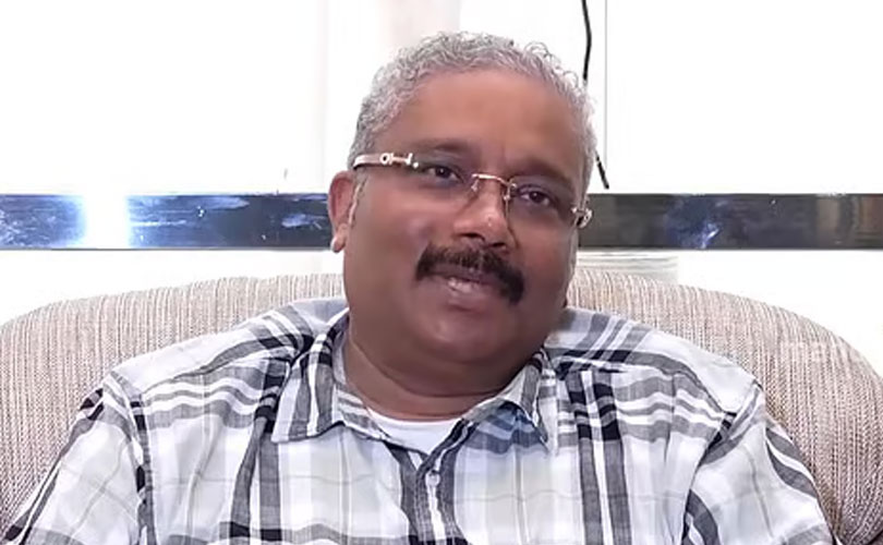 പടയൊരുക്കം: സർക്കാരിനെതിരേ അങ്കംകുറിച്ച് ഐ.എ.എസ് ഉദ്യോഗസ്ഥർ; സസ്പെൻഷൻ ബാഡ്ജ് പോലെ നെഞ്ചിൽ കുത്തുമെന്ന് ഡോ. ബി. അശോക്