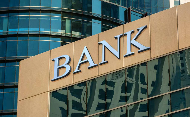 അംബാനിയും അദാനിയും ബാങ്ക് തുടങ്ങുമോ? 